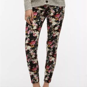 Urban Outfitters BDG black floral mid rise twig ankle skinny jeans, sz 26